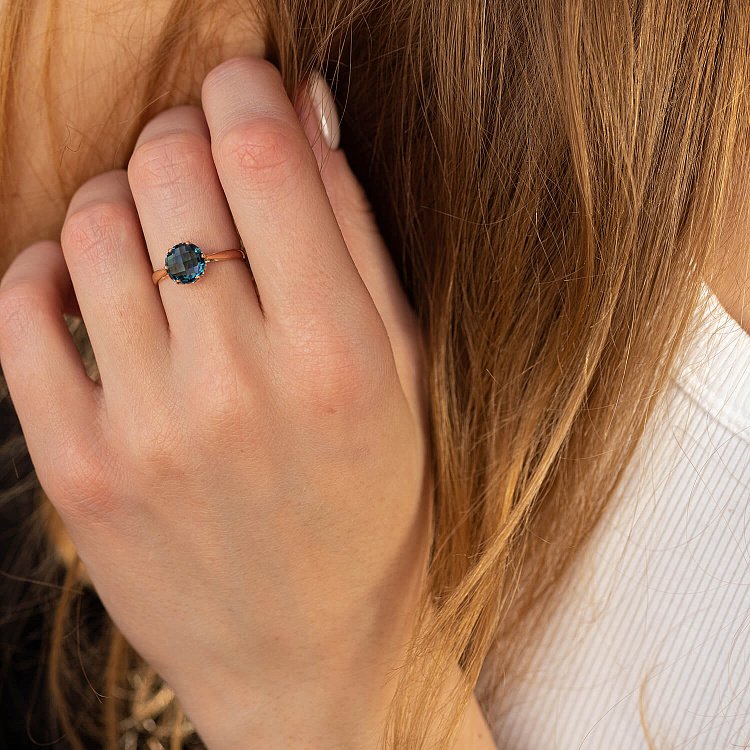 Кольцо в красном золоте (Лондон топаз) к4748топ от ювелирного магазина Оникс - 1