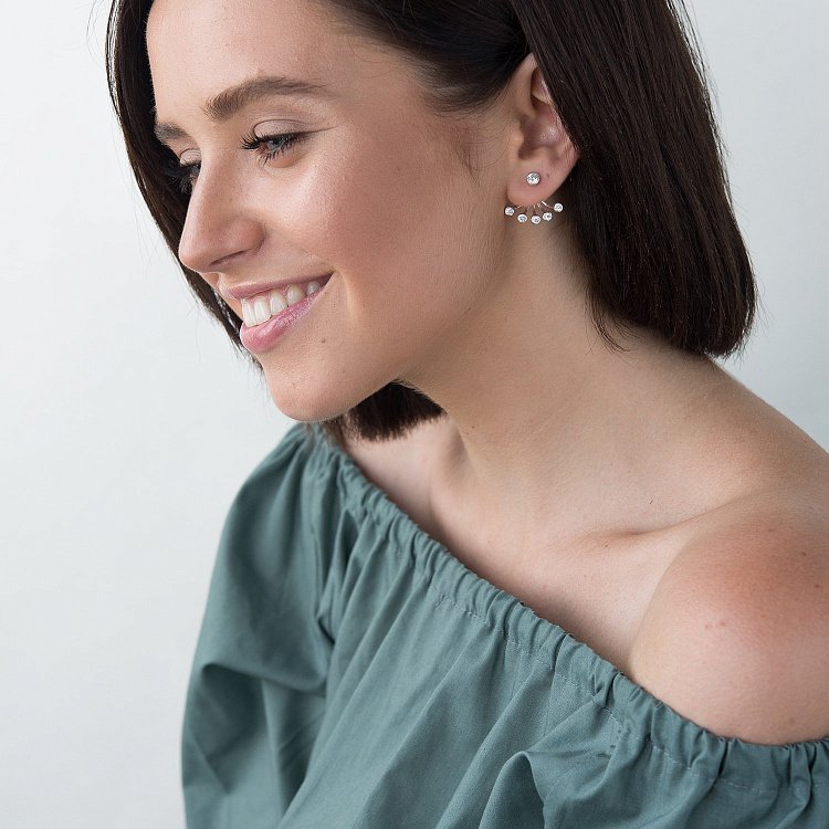 Серебряные серьги-пусеты с фианитами 121652 от ювелирного магазина Оникс - 2