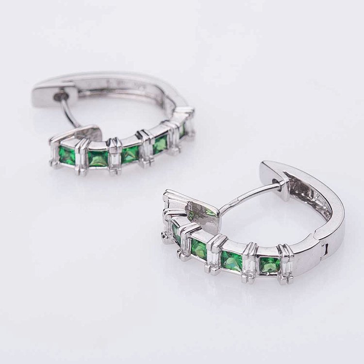 Золоті сережки "Кільця" з діамантами і хризолітами с644 від ювелірного магазину Онікс - 1