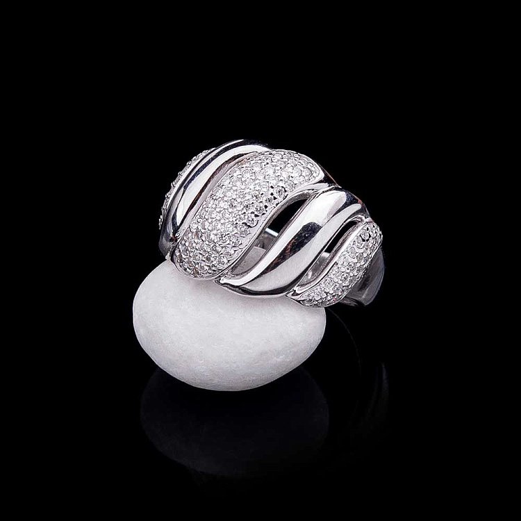 Серебряное кольцо с фианитами 111828 от ювелирного магазина Оникс - 2