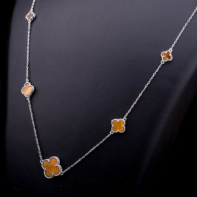 Серебряное колье "Клевер" (тигровый глаз) 18200 от ювелирного магазина Оникс - 3