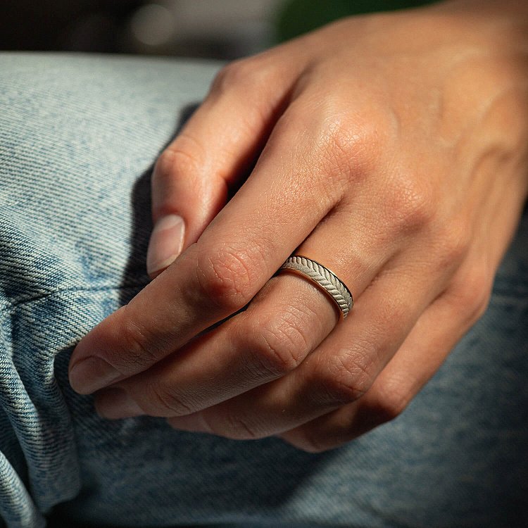 Обручка "Колосок" у червоному та білому золоті 236432400 - 2 Обручка "Колосок" у червоному та білому золоті 236432400 від ювелірного магазину Онікс - 2