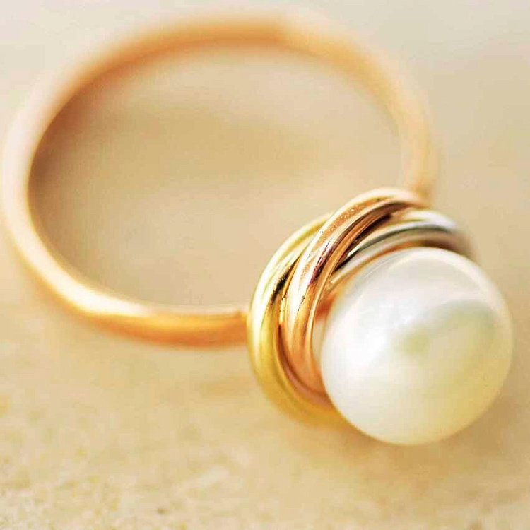 Золота каблучка з культ. прісн. перлами к03217 від ювелірного магазину Онікс - 7