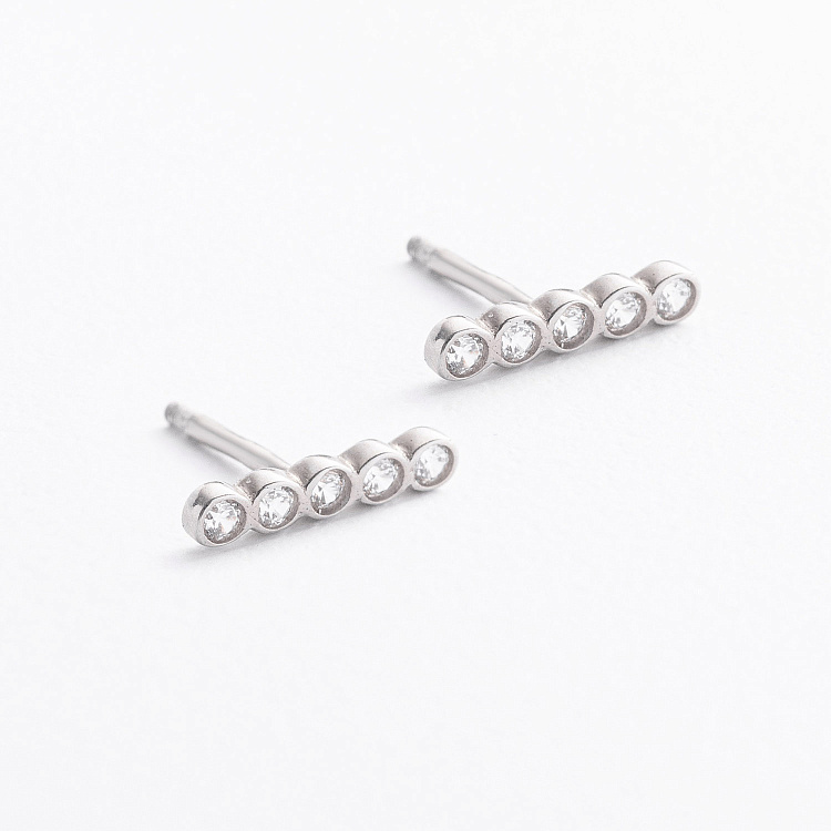 Срібні сережки - пусети з фіанітами 902-01613 від ювелірного магазину Онікс