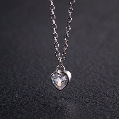 Серебряное колье "Сердечко" с фианитом 181253