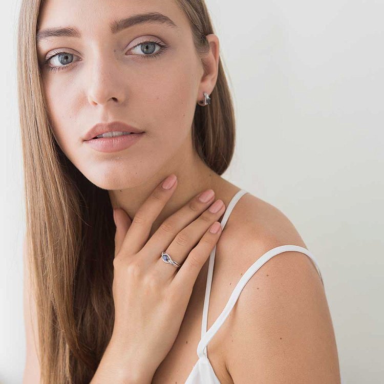 Золотые серьги с синими сапфирами и бриллиантами C01021E - 6 Золотые серьги с синими сапфирами и бриллиантами C01021E от ювелирного магазина Оникс - 6