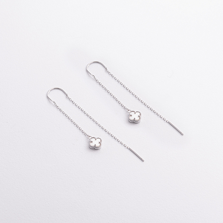 Срібні сережки - протяжки "Конюшина" з перламутром 123509 від ювелірного магазину Онікс - 1