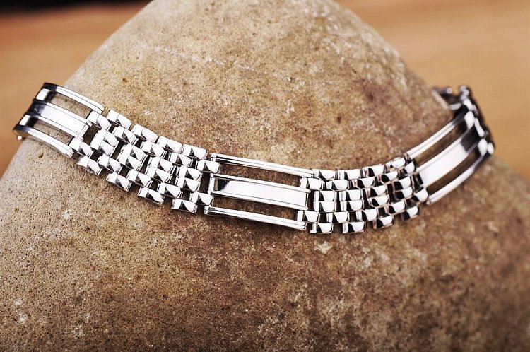 Мужской серебряный браслет 14728 от ювелирного магазина Оникс - 1