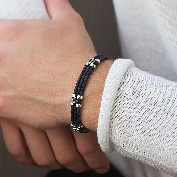 Каучуковый браслет в белом золоте с фианитами б02356 от ювелирного магазина Оникс - 1