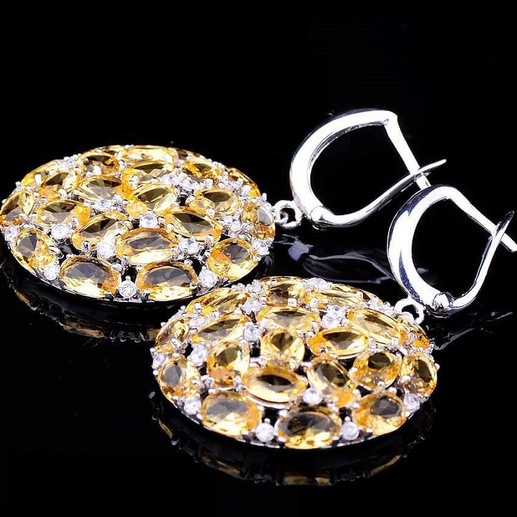 Круглые сережки из серебра с фианитами 121523 от ювелирного магазина Оникс