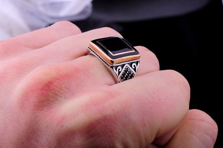 Серебряная печатка с фианитами (эмаль, медь, родий) 111316 от ювелирного магазина Оникс - 3