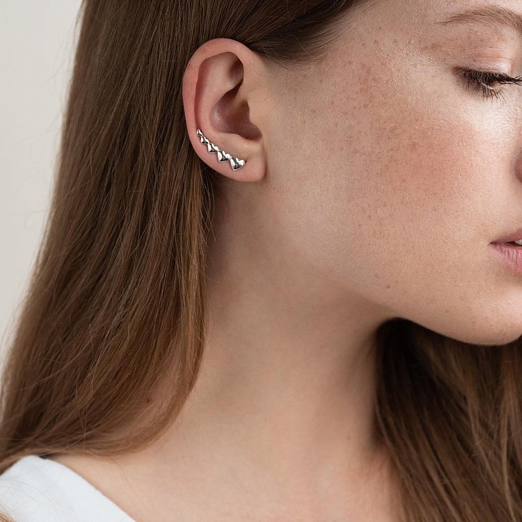 Серебряные серьги - клаймберы "Сердечки" 122531 от ювелирного магазина Оникс - 2