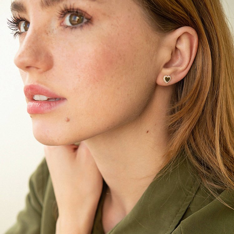 Сережки - пусети "Сердечки" з фіанітами (жовте золото) с08110 від ювелірного магазину Онікс - 7