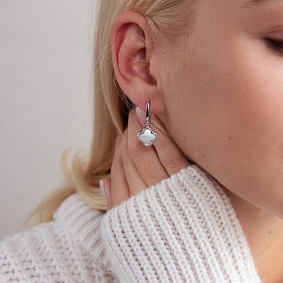 Сережки "Конюшина" в білому золоті (перламутр) с07664 №7