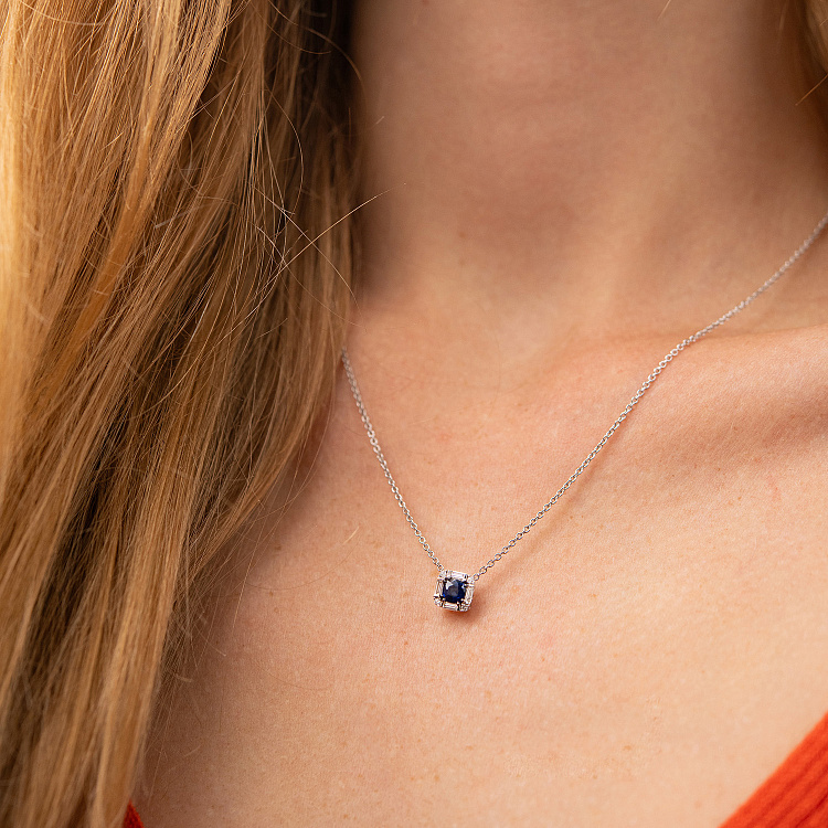 Золотое колье с бриллиантами и сапфиром колб0142ca от ювелирного магазина Оникс - 1