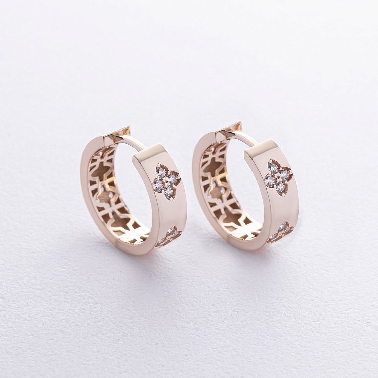 Сережки - кільця "Конюшина" в жовтому золоті (фіаніти) с08888 від ювелірного магазину Онікс