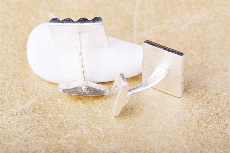 Серебряные запонки 25006 от ювелирного магазина Оникс - 6