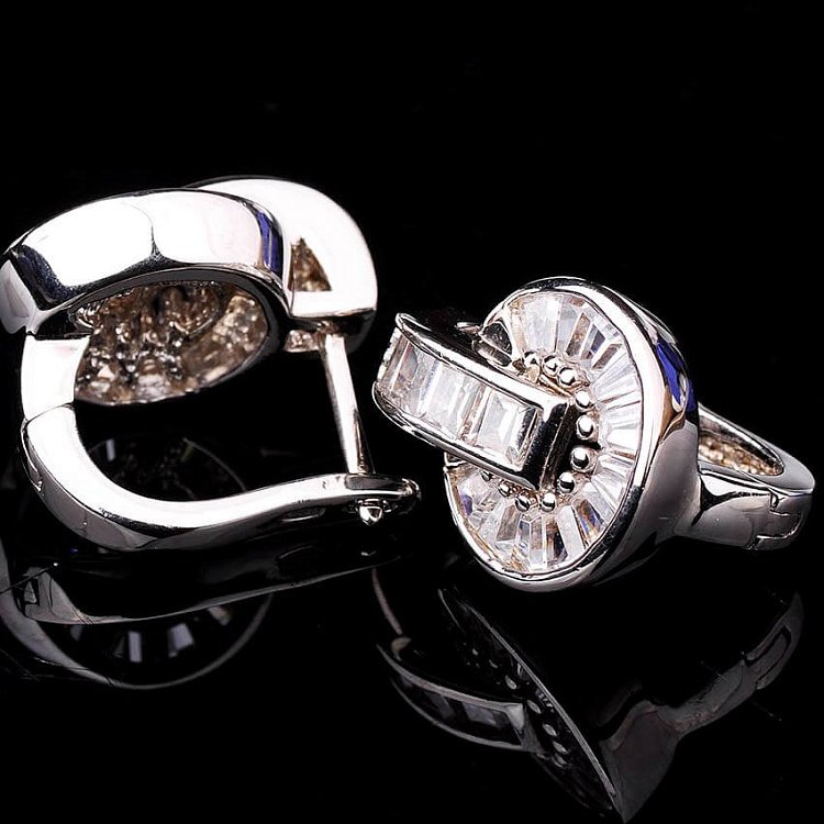 Срібні сережки з фіанітами 12478 від ювелірного магазину Онікс - 1