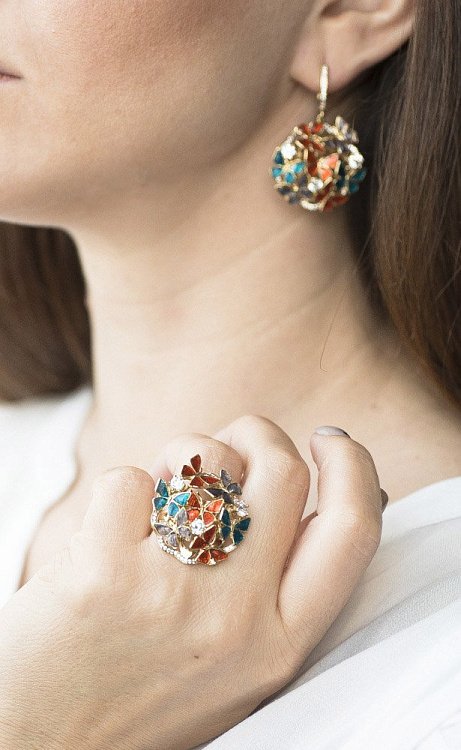 Эксклюзивное золотое кольцо "Бабочки" с эмалью и фианитами к04293 от ювелирного магазина Оникс - 2