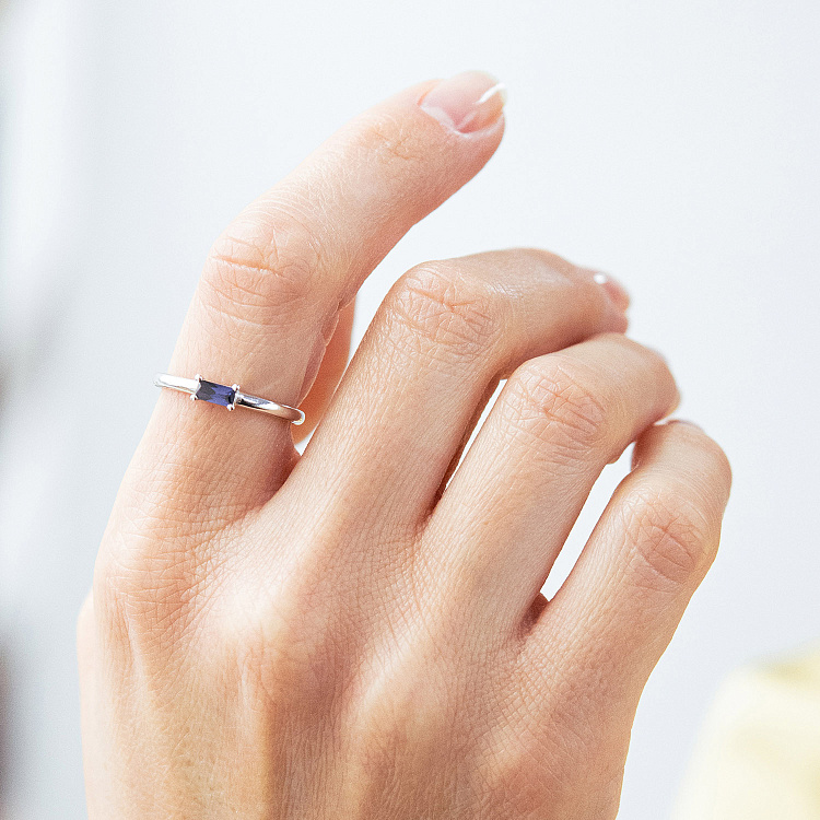Срібна каблучка з синтетичним сапфіром 1923/1р-HSPH від ювелірного магазину Онікс - 1