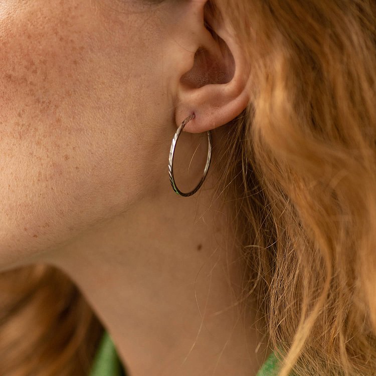 Серьги - кольца в белом золоте (2.9 см) с07144 от ювелирного магазина Оникс - 3