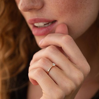 Заручальна золота каблучка з діамантом 218662421 №2