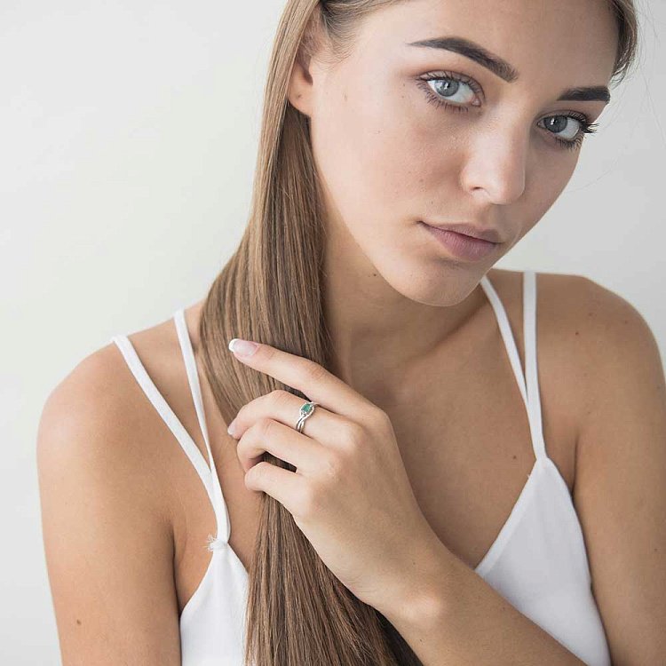 Заручальна каблучка з діамантами і смарагдом кб03042 від ювелірного магазину Онікс - 2