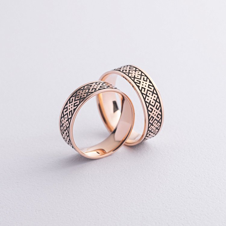 Золота обручка "Вишиванка" з чорнінням 240531300 від ювелірного магазину Онікс - 6