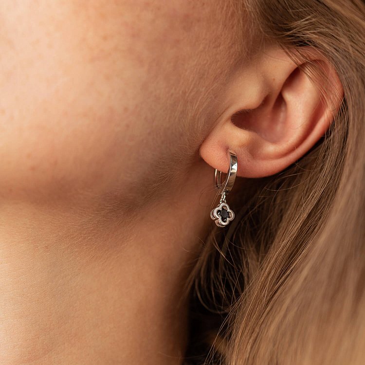 Серебряные серьги - кольца "Клевер" (черные фианиты) OR124010ч от ювелирного магазина Оникс - 3