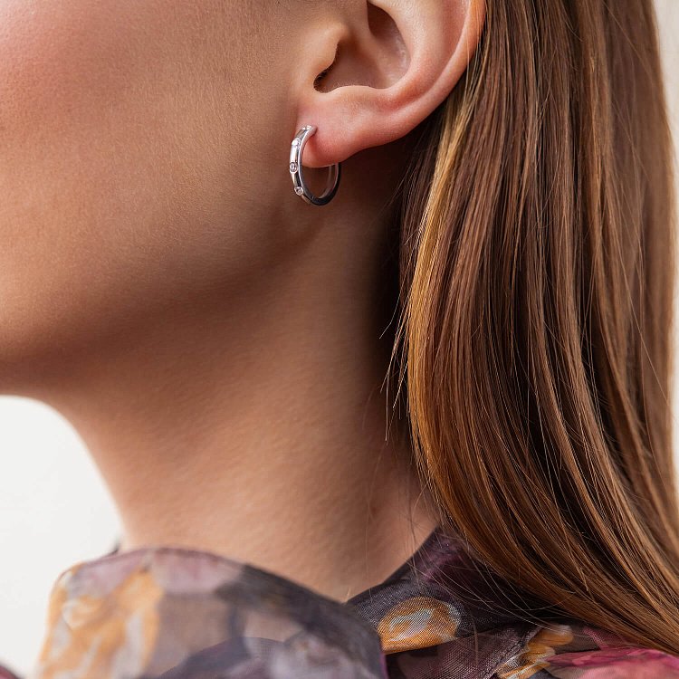 Серебряные серьги - кольца (фианиты) OR110510 от ювелирного магазина Оникс - 1