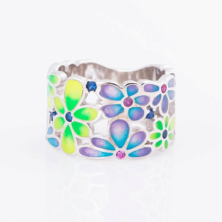 Серебряное кольцо с фианитами и эмалью 111943 от ювелирного магазина Оникс - 2