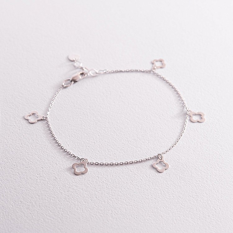 Браслет "Клевера" в белом золоте б05069 от ювелирного магазина Оникс