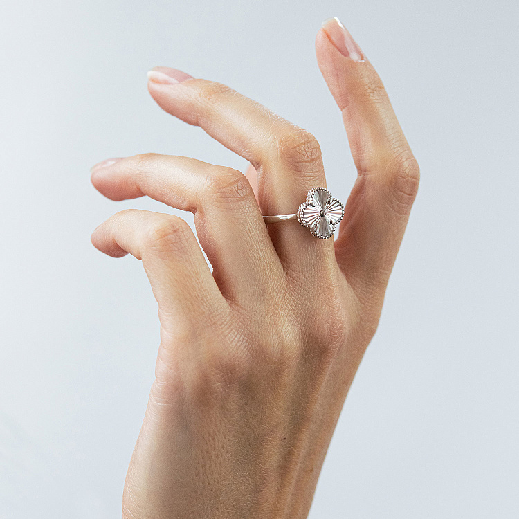 Срібна каблучка "Конюшина" 112832 від ювелірного магазину Онікс - 3