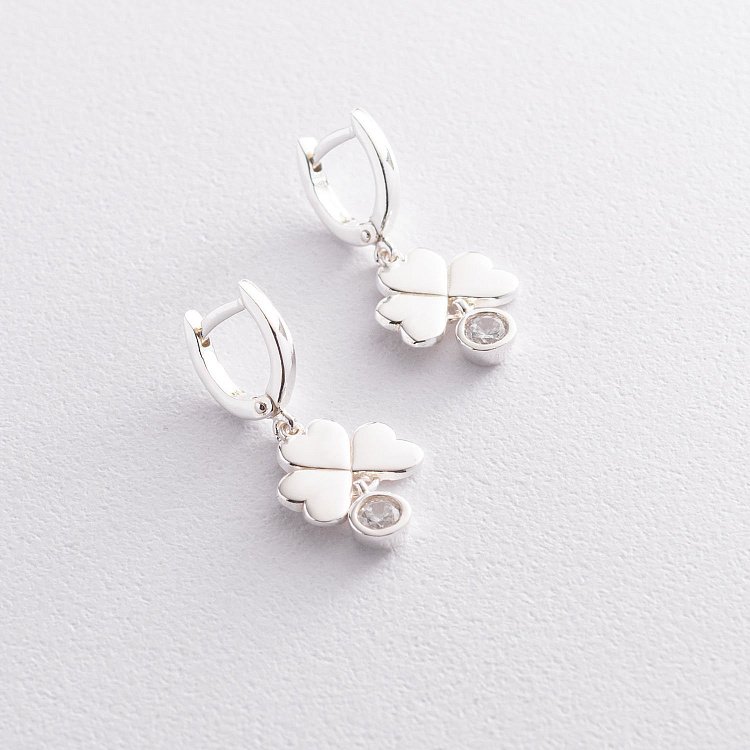 Срібні сережки "Конюшина" з фіанітами 123032 від ювелірного магазину Онікс