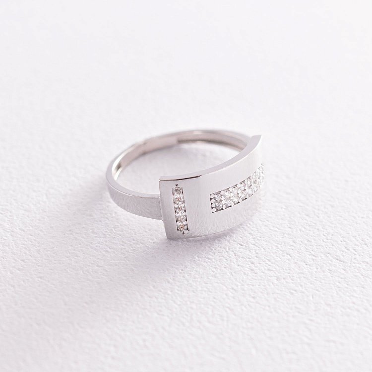 Кольцо в белом золоте с фианитами к06696 от ювелирного магазина Оникс