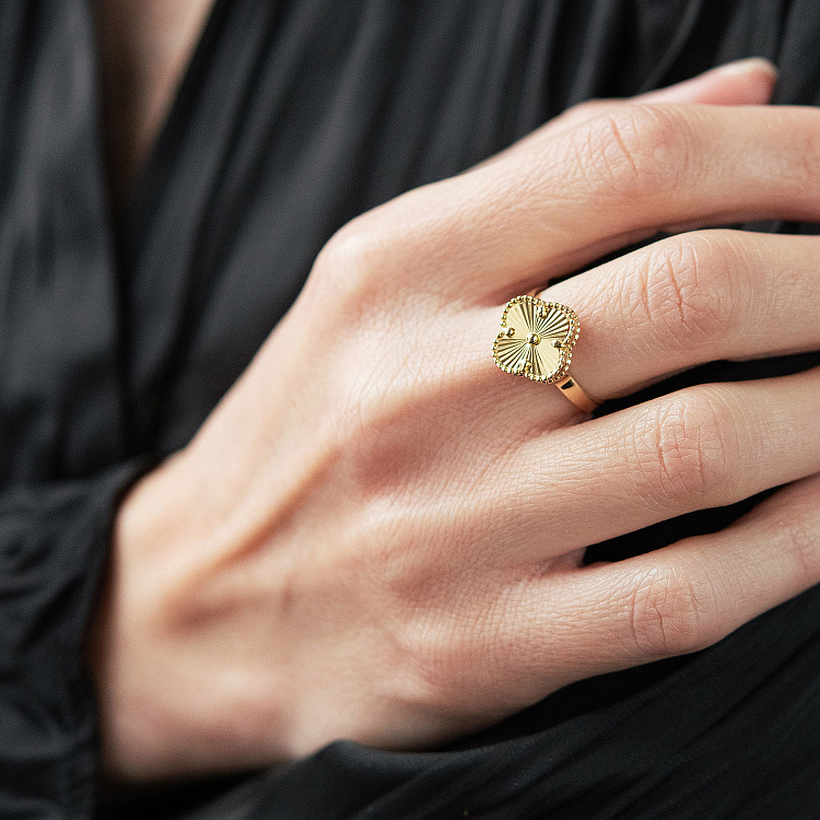 Каблучка "Конюшина" в жовтому золоті к08067 від ювелірного магазину Онікс - 4