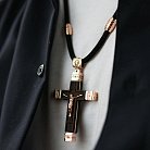 Мужской православный крест из эбенового дерева и золота на шнурке кол02416 от ювелирного магазина Оникс - 5