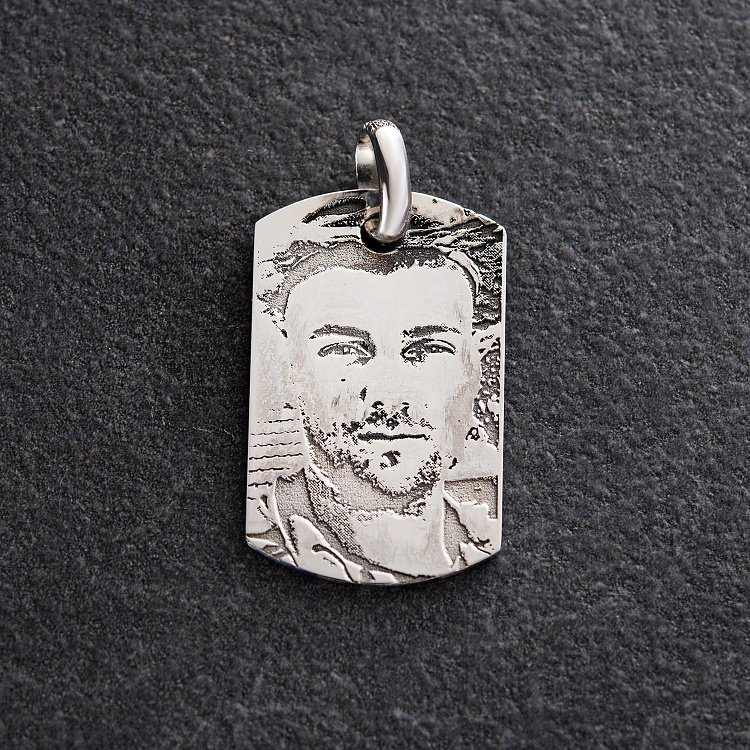 Серебряный жетон "Гравировка фото" (большой) 133350-3 от ювелирного магазина Оникс