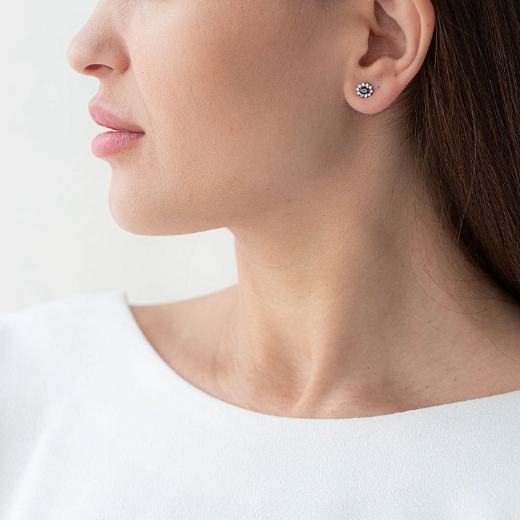 Золоті сережки - пусети (сапфір, діамант) JMSE7915 від ювелірного магазину Онікс - 1