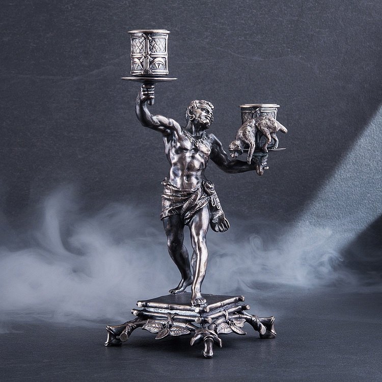 Срібна фігура ручної роботи "Мавр з мавпочкою" сер00015 від ювелірного магазину Онікс