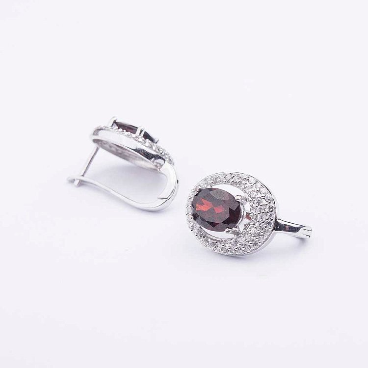 Серебряные серьги с пиропом (гранатом) и фианитами 12773 от ювелирного магазина Оникс - 1