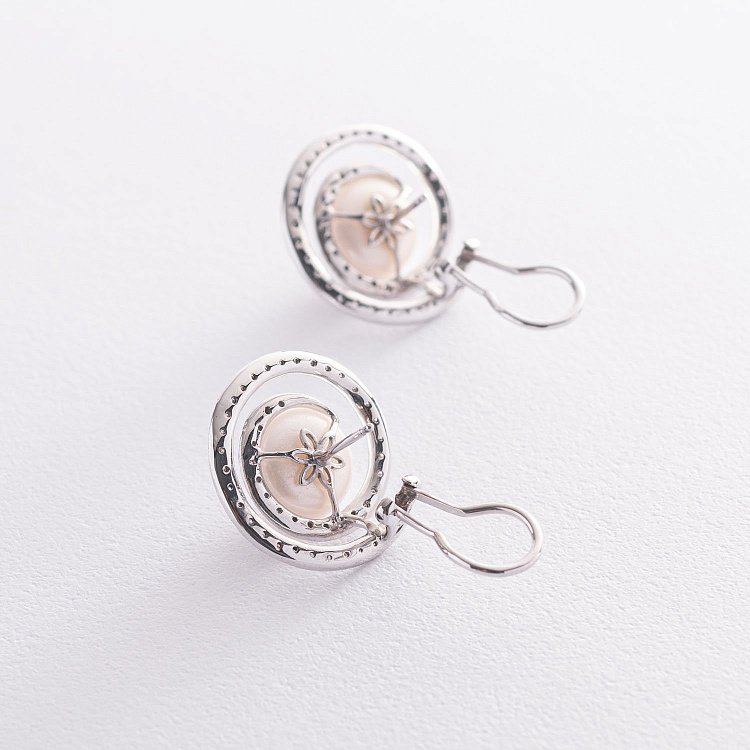 Золотые серьги "Круговорот" с бриллиантами и жемчугом c1021 от ювелирного магазина Оникс - 3