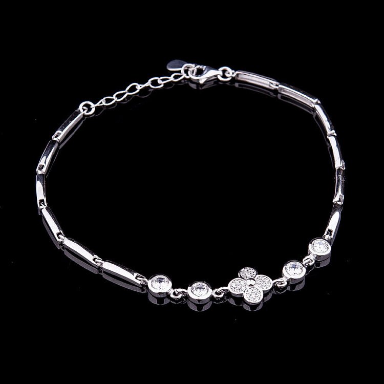 Серебряный браслет "Клевер" с фианитами 14897 от ювелирного магазина Оникс - 2