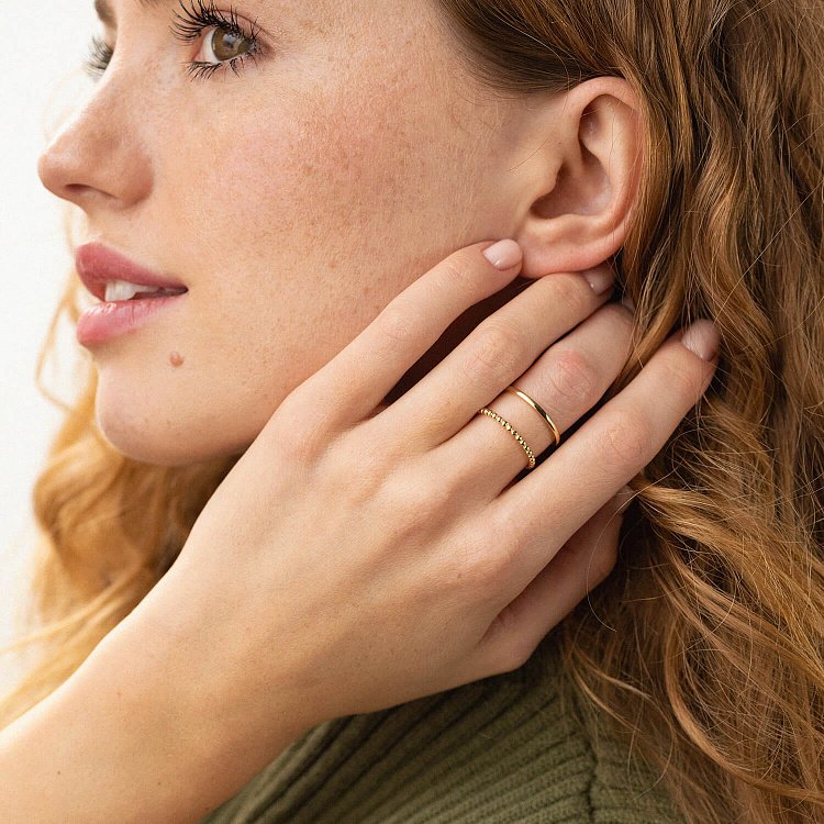 Подвійна каблучка з кульками (жовте золото) к07135 від ювелірного магазину Онікс - 1