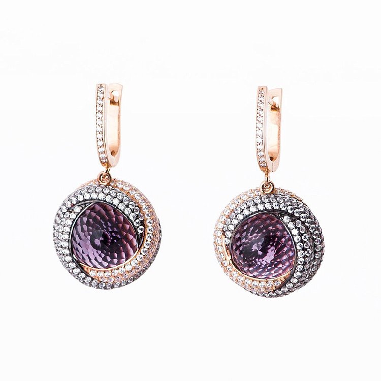 Золоті сережки з фіанітами с04069 Золоті сережки з фіанітами с04069 від ювелірного магазину Онікс