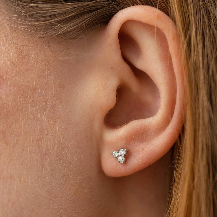 Сережки - пусети з діамантами (біле золото) 322471121 від ювелірного магазину Онікс - 1