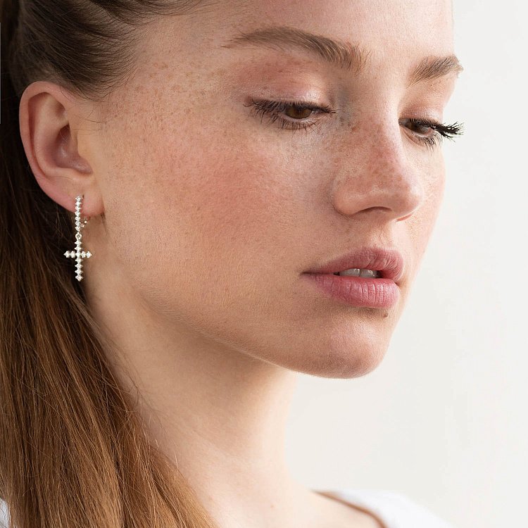 Серебряные серьги "Крестики" (фианиты) 121232 от ювелирного магазина Оникс