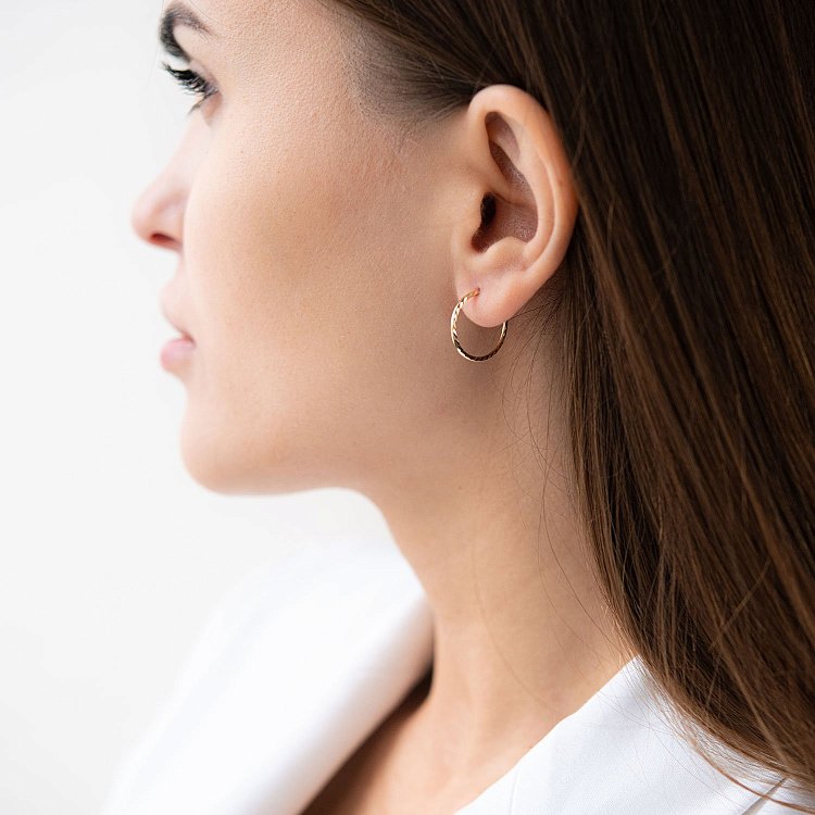 Серьги - кольца в желтом золоте (1.7 см) с07138 от ювелирного магазина Оникс - 1