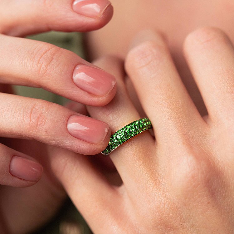 Золота каблучка з цаворитами кб0444gl від ювелірного магазину Онікс - 1