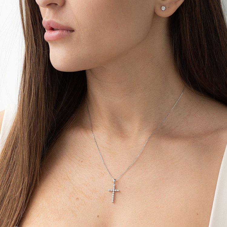 Золотий хрестик з діамантами п110 від ювелірного магазину Онікс - 1